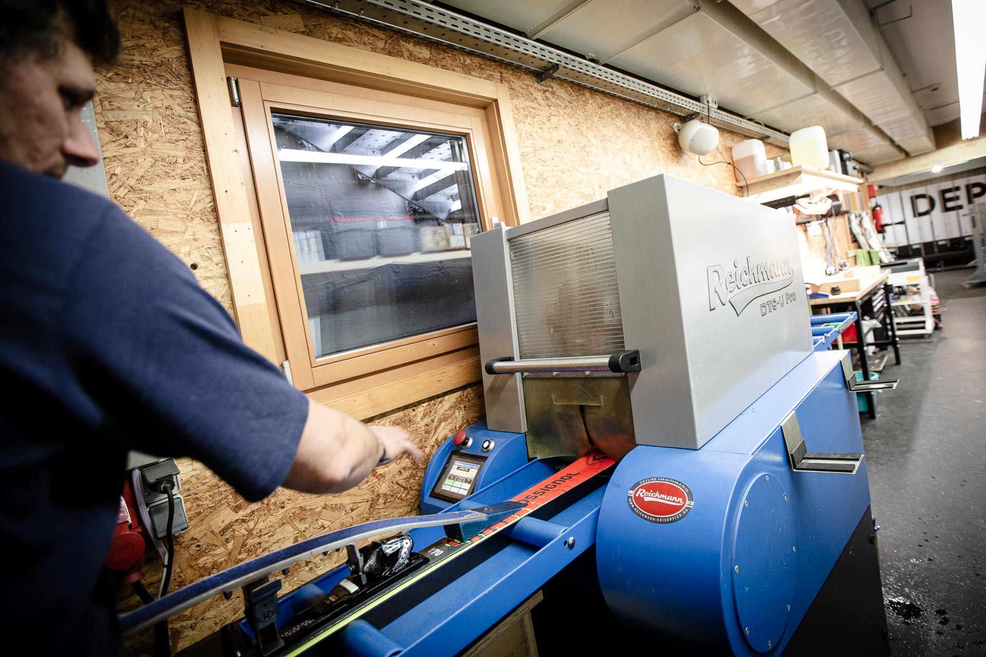 Ski Service und Werkstatt Kantentuning, Skiservice und Wachsen in unserer Werkstatt in Bürserberg